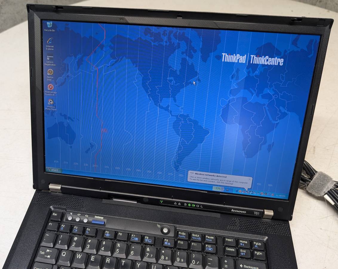 IBM Lenovo ThinkPad T61 15.4" Vintage Windows XP laptop