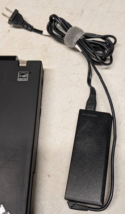 IBM Lenovo ThinkPad T61 15.4" Vintage Windows XP laptop
