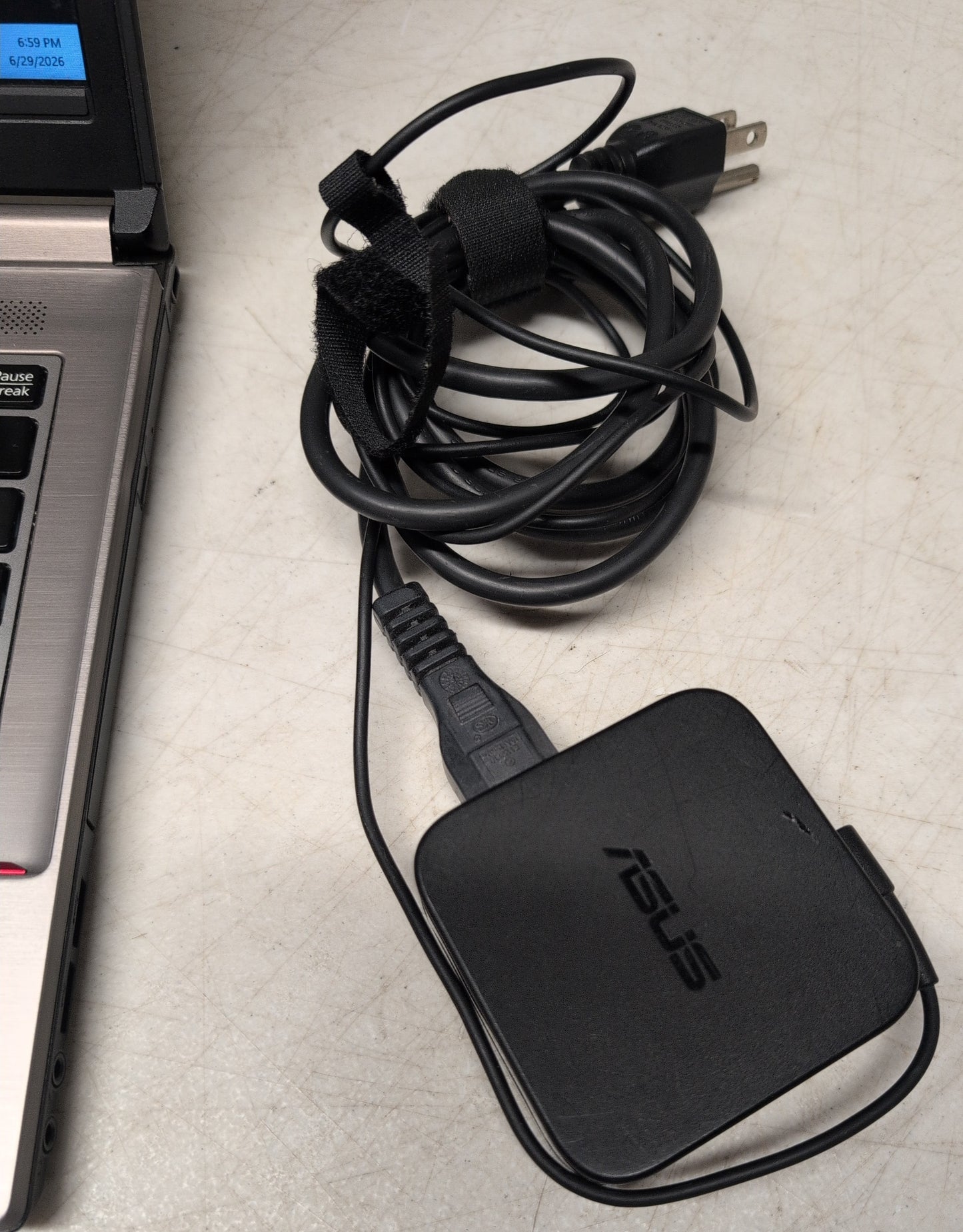 Fujitsu LIFEBOOK E746 Intel Core i5 Windows 11 Laptop