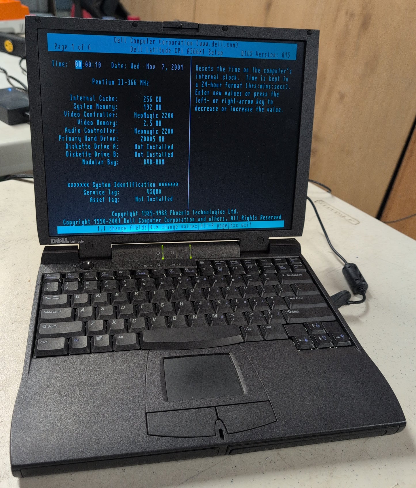 Dell Latitude CPi Vintage Pentium II Laptop Windows 2000