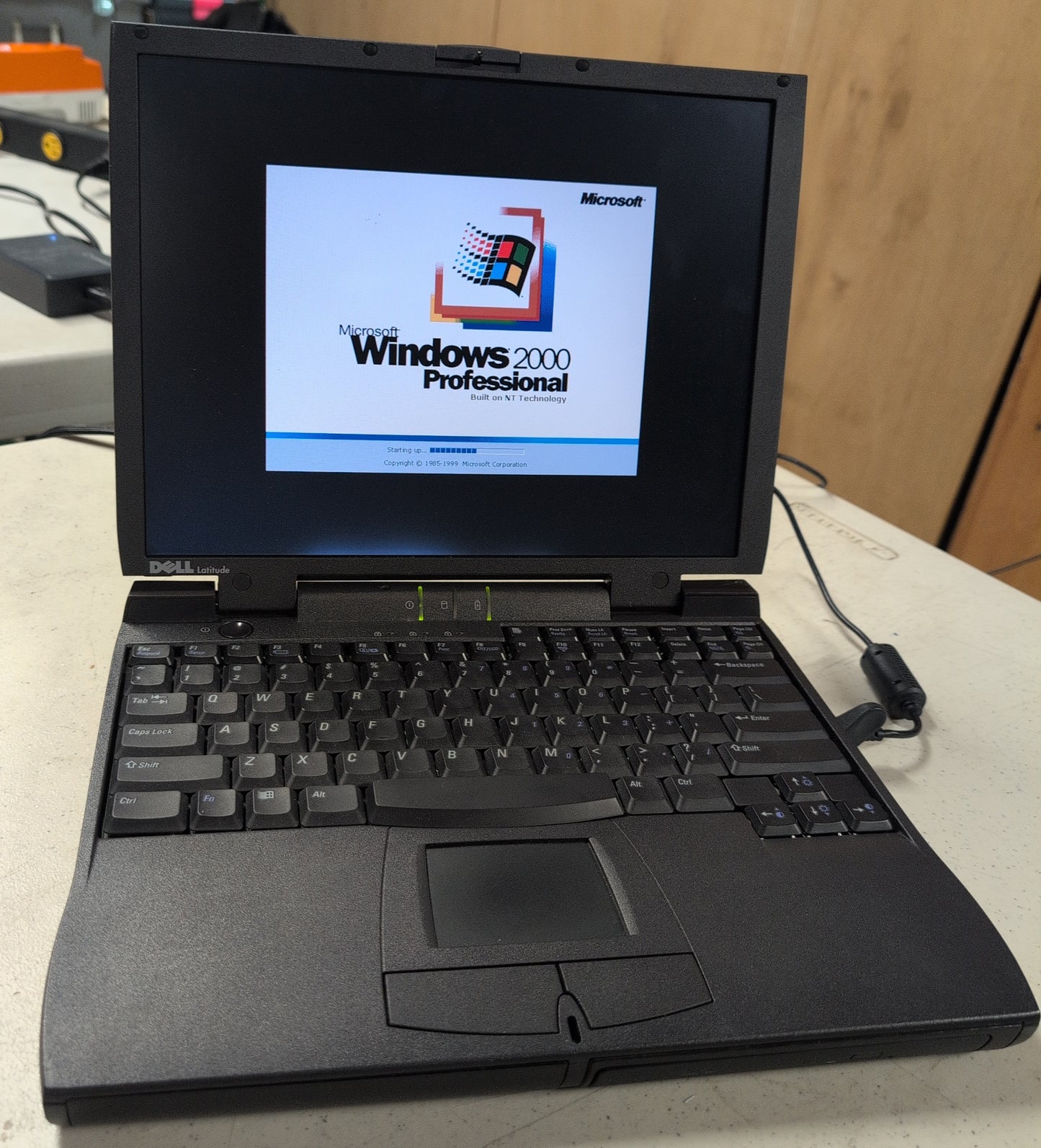 Dell Latitude CPi Vintage Pentium II Laptop Windows 2000
