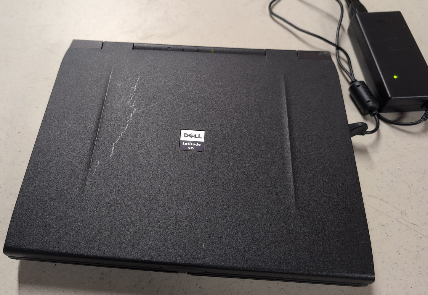 Dell Latitude CPi Vintage Pentium II Laptop Windows 2000
