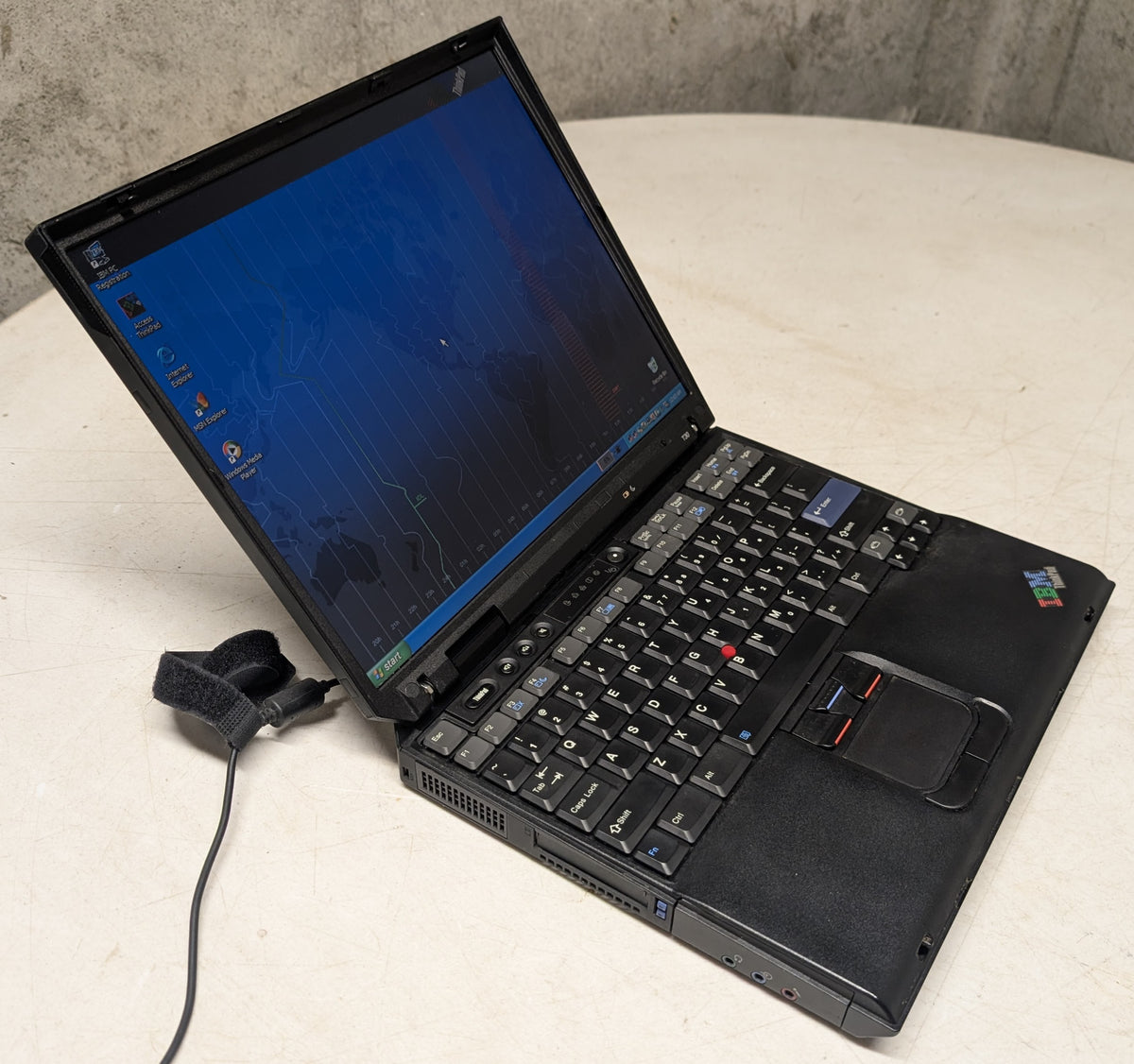 IBM ThinkPad T30 Windows XP Vintage Laptop